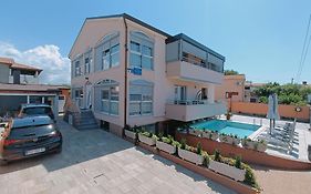 Villa Slavica